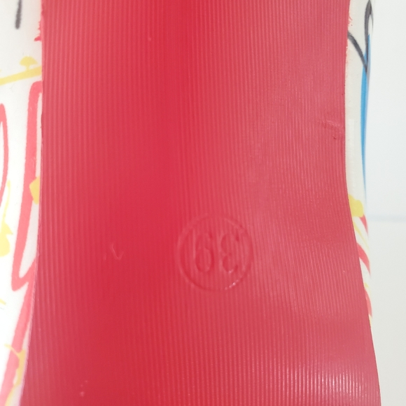 Shoes - Picture 6 of 9